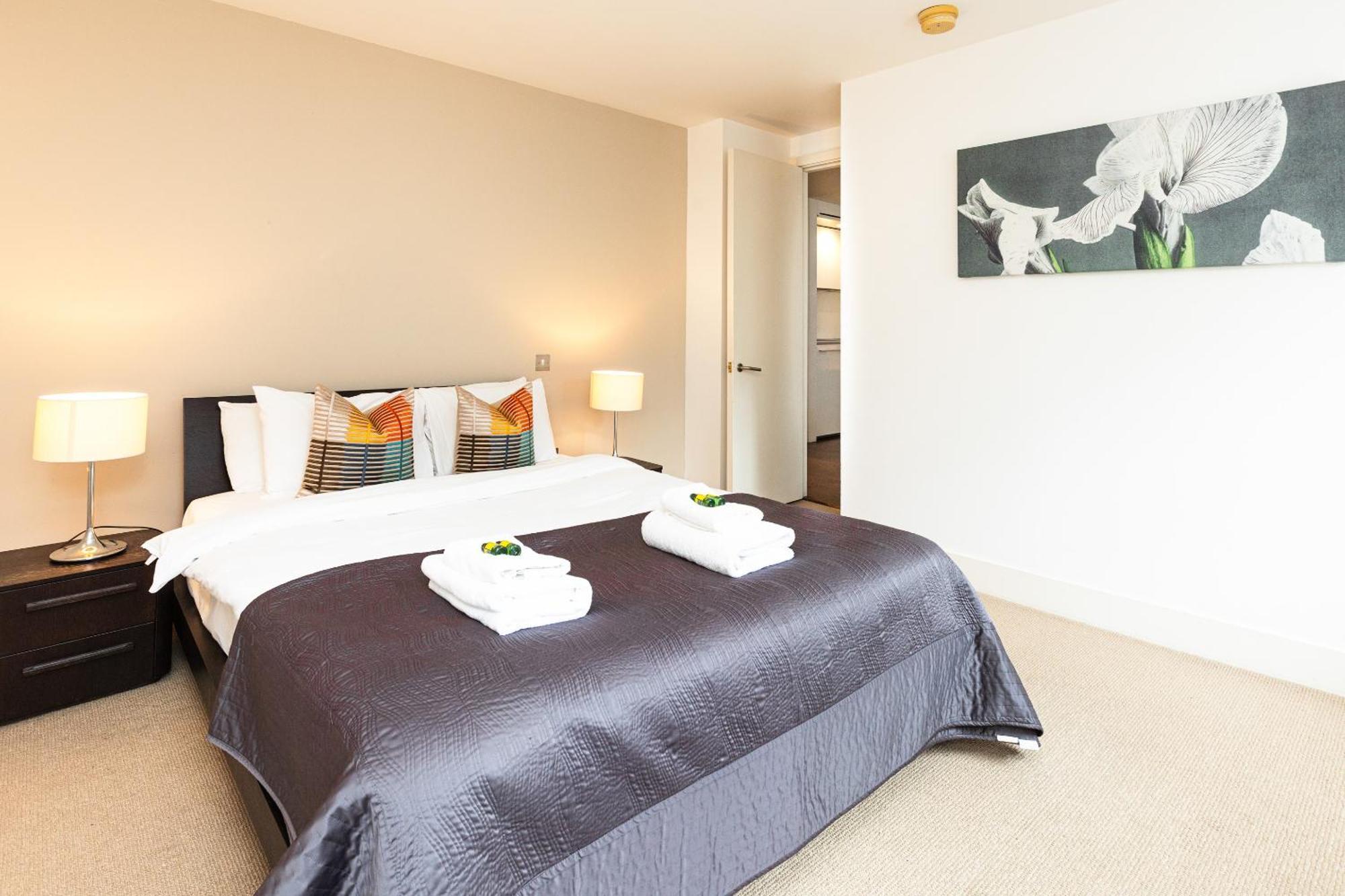 Stylish 1br, Near Monument Station! Apartamento